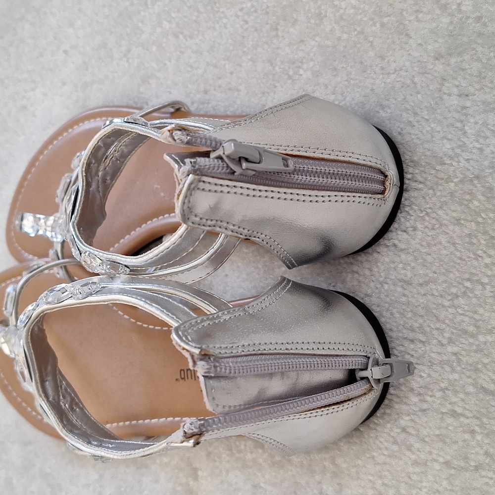 2 Pairs of Women's Brand New Summer Sandles Size 6 - Picture 3 of 8